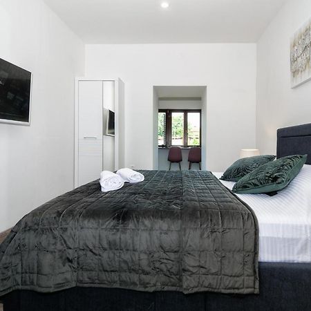 Arena Delight Studio Apartments Πούλα Εξωτερικό φωτογραφία
