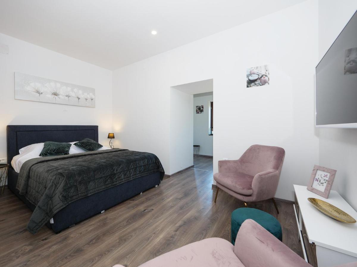 Arena Delight Studio Apartments Πούλα Εξωτερικό φωτογραφία