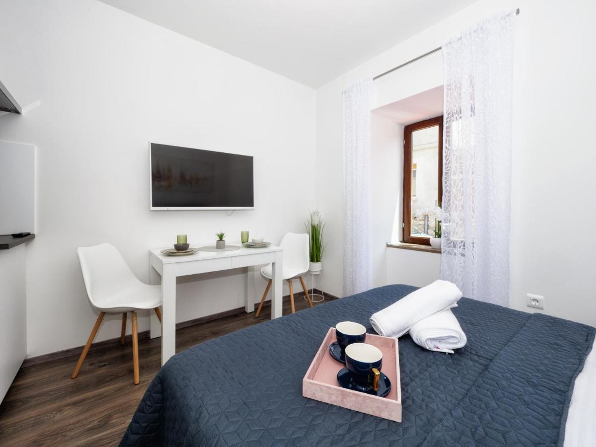 Arena Delight Studio Apartments Πούλα Εξωτερικό φωτογραφία
