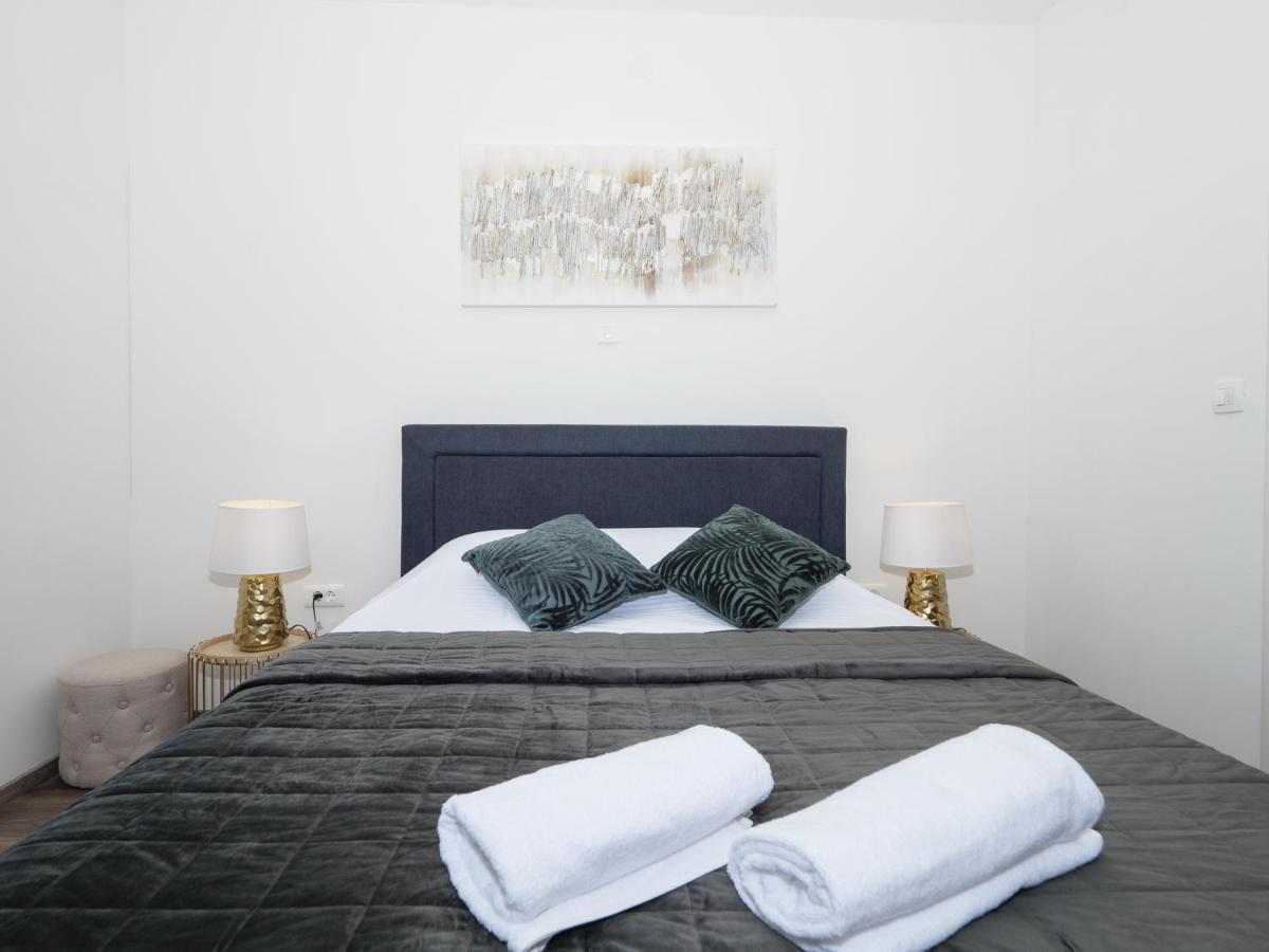 Arena Delight Studio Apartments Πούλα Εξωτερικό φωτογραφία